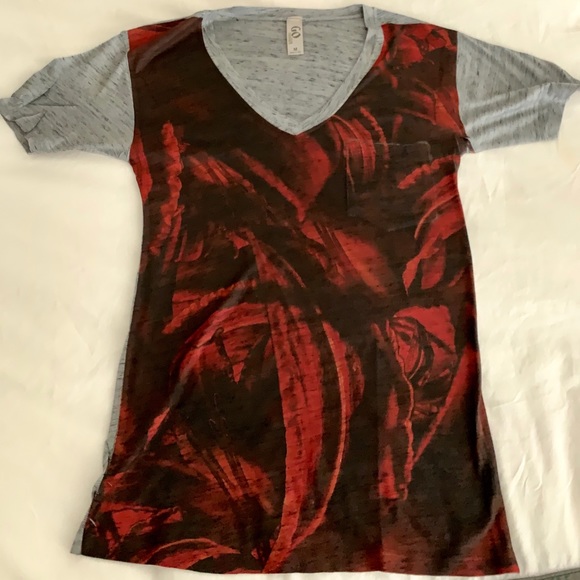 Go Couture Printed Graphic Pocket T-Shirt - Picture 2 of 9